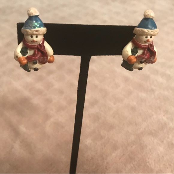 ‼️Bundle & Save‼️ Snowman Earrings - Picture 2 of 3